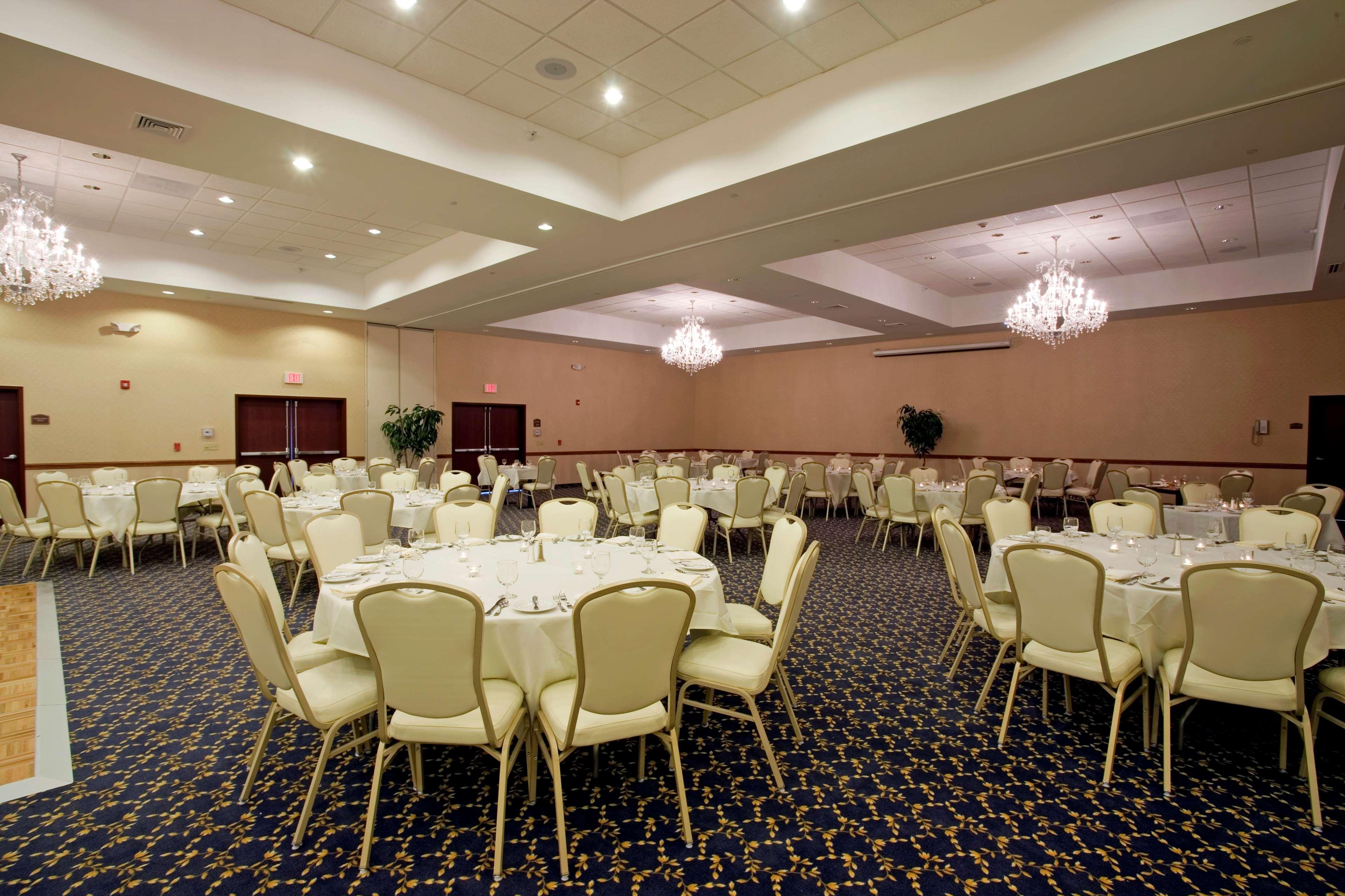Best Western Plus Ticonderoga Restaurant foto